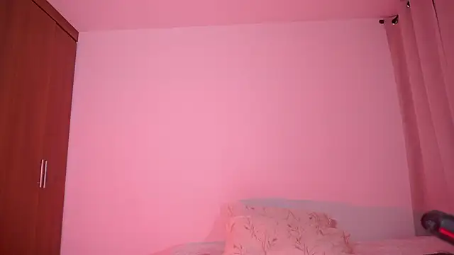 petitevictoria online show from 11-29-25, 09:12