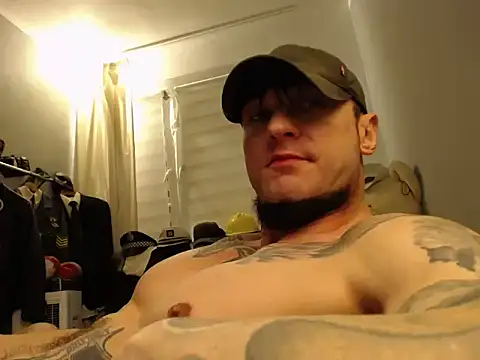 Snapshot of ballardbret chatting on 11-26-25, 01:39 ballardbret online show from 11-26-25, 01:39