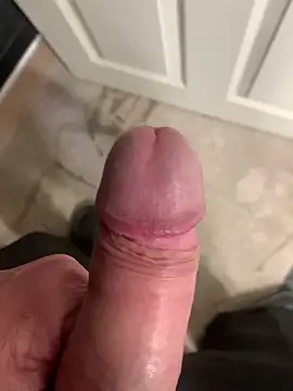 Snapshot of cmp24 chatting on 10-15-25, 02:28 cmp24 online show from 10-15-25, 02:28