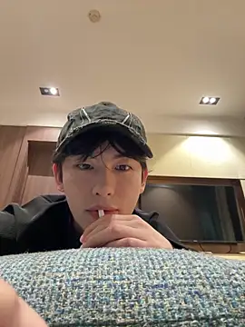 Snapshot of 1a1a1alll chatting on 10-26-25, 03:29 1a1a1alll online show from 10-26-25, 03:29