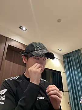 Snapshot of 1a1a1alll chatting on 11-05-25, 03:23 1a1a1alll online show from 11-05-25, 03:23