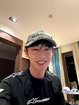 Snapshot of 1a1a1alll chatting on 11-07-25, 05:57 1a1a1alll online show from 11-07-25, 05:57