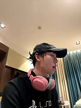 Snapshot of 1a1a1alll chatting on 11-20-25, 02:39 1a1a1alll online show from 11-20-25, 02:39