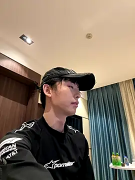 Snapshot of 1a1a1alll chatting on 11-24-25, 03:12 1a1a1alll online show from 11-24-25, 03:12