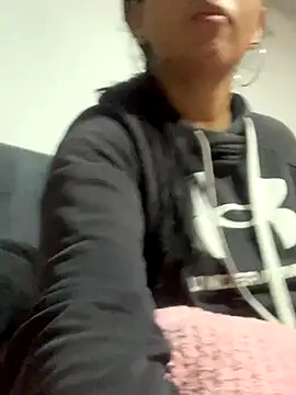 Snapshot of luna_asss chatting on 10-21-25, 03:46 luna asss online show from 10-21-25, 03:46