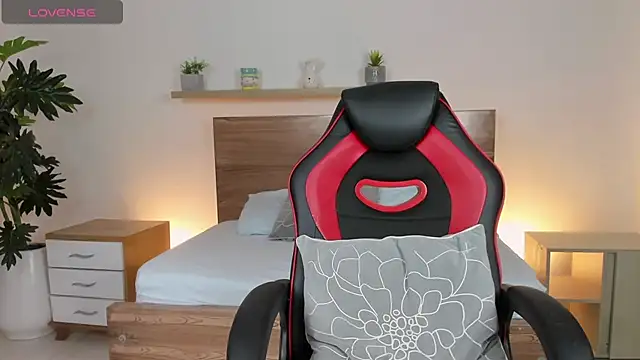 yadira furlan  online show from 01-23-25, 12:41