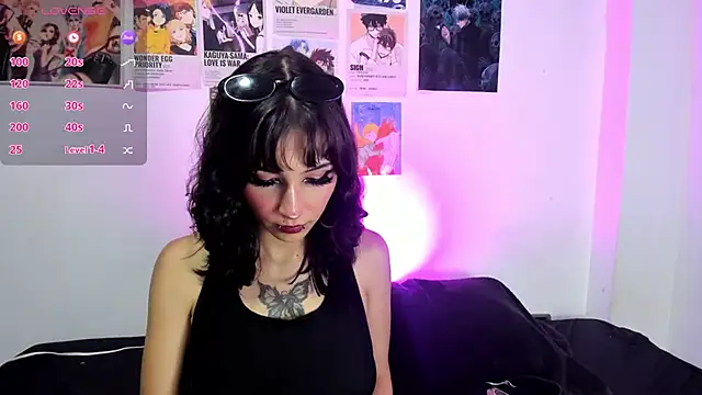 Naomi-Haruno online show from 10-30-25, 05:20