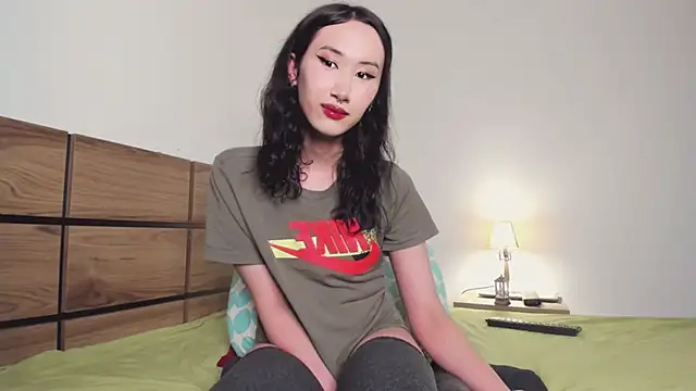 Snapshot of asian_kiya chatting on 12-13-24, 04:16 asian kiya online show from 12-13-24, 04:16