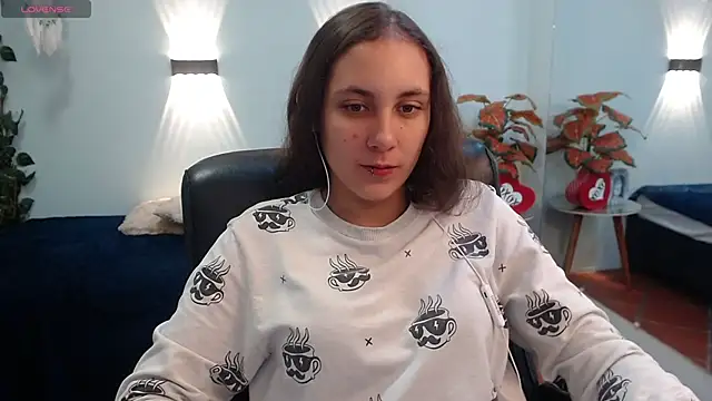 xlunna online show from 10-18-25, 02:29