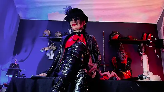 Snapshot of MorganaCrowley chatting on 10-28-25, 07:27 MorganaCrowley online show from 10-28-25, 07:27