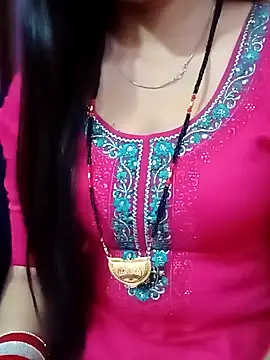 Snapshot of Slim_bhabhi chatting on 01-08-25, 10:59 Slim bhabhi online show from 01-08-25, 10:59