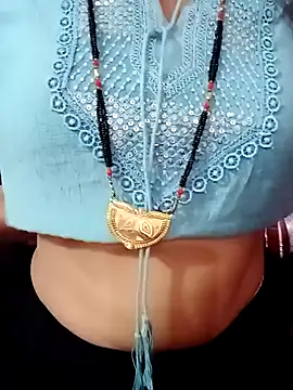 Snapshot of Slim_bhabhi chatting on 03-11-25, 08:41 Slim bhabhi online show from 03-11-25, 08:41