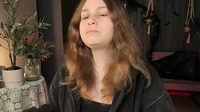 FioraMarmoris online show from 10-20-25, 01:44