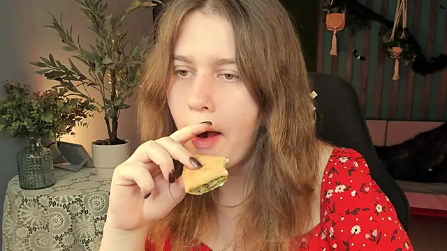 FioraMarmoris online show from 10-26-25, 05:13