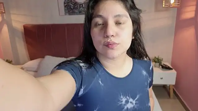 Lili Monroy online show from 10-02-25, 01:07