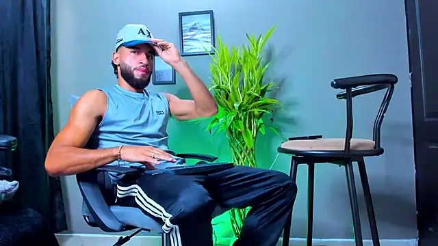 Damian 022 online show from 10-25-25, 02:13