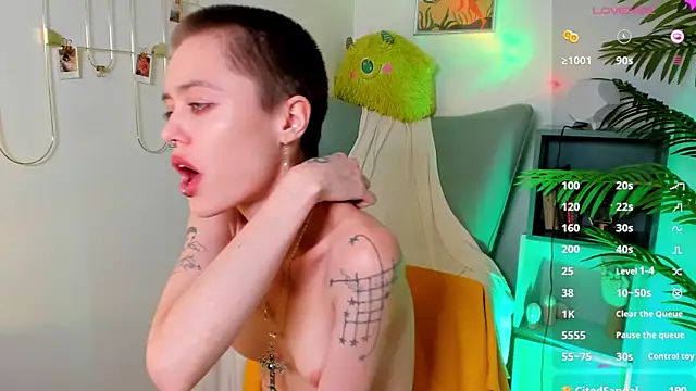 PamelaYong online show from 01-25-25, 04:57