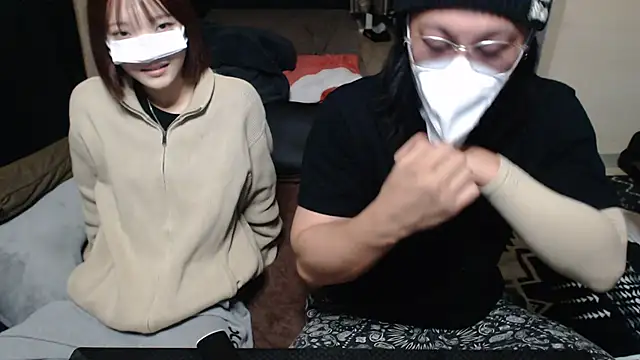 Snapshot of --SHUN-- chatting on 12-05-24, 11:49 --SHUN-- online show from 12-05-24, 11:49