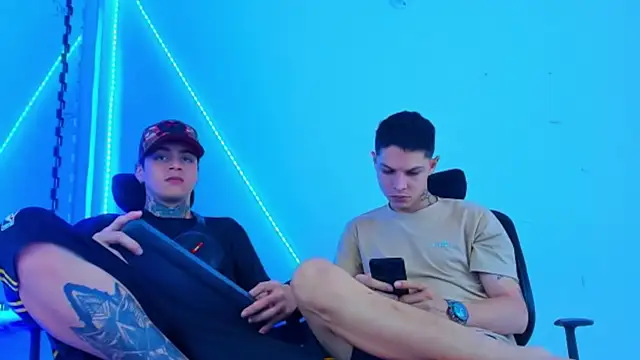 HOT boy2025 online show from 10-14-25, 12:00