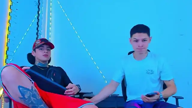 HOT boy2025 online show from 10-20-25, 01:28