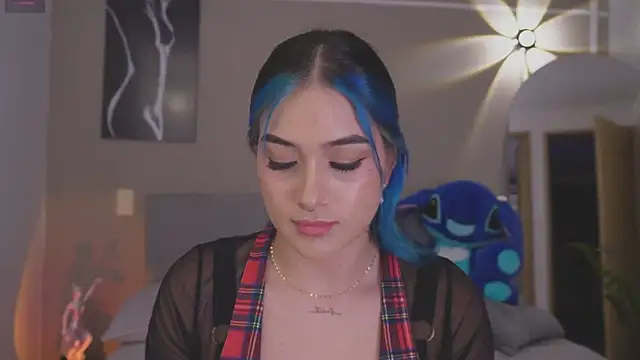 AnnyHizzle online show from 12-23-25, 02:31