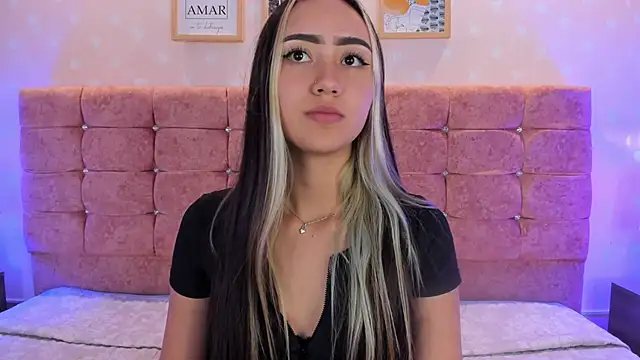 Snapshot of liaa_18 chatting on 02-05-25, 06:35 liaa 18 online show from 02-05-25, 06:35