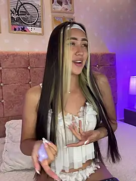 Snapshot of liaa_18 chatting on 02-18-25, 08:05 liaa 18 online show from 02-18-25, 08:05