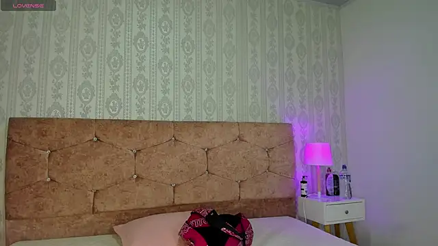 Snapshot of liaa_18 chatting on 09-25-25, 03:32 liaa 18 online show from 09-25-25, 03:32