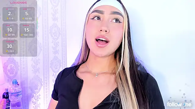 Snapshot of liaa_18 chatting on 10-10-25, 05:06 liaa 18 online show from 10-10-25, 05:06