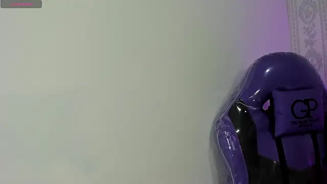 Snapshot of liaa_18 chatting on 10-15-25, 02:44 liaa 18 online show from 10-15-25, 02:44