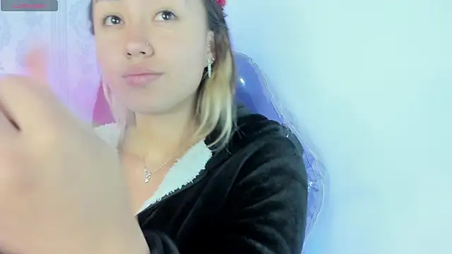 Snapshot of liaa_18 chatting on 10-17-25, 04:59 liaa 18 online show from 10-17-25, 04:59