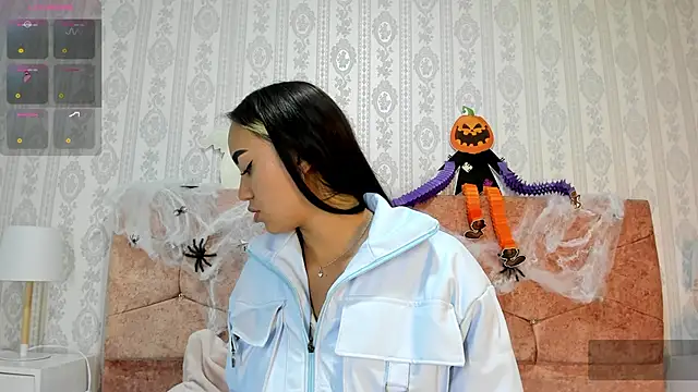 Snapshot of liaa_18 chatting on 10-30-25, 02:57 liaa 18 online show from 10-30-25, 02:57