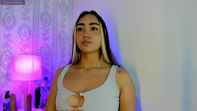 Snapshot of liaa_18 chatting on 11-12-25, 03:18 liaa 18 online show from 11-12-25, 03:18