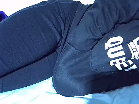 naughtycate  online show from 12-23-25, 09:40