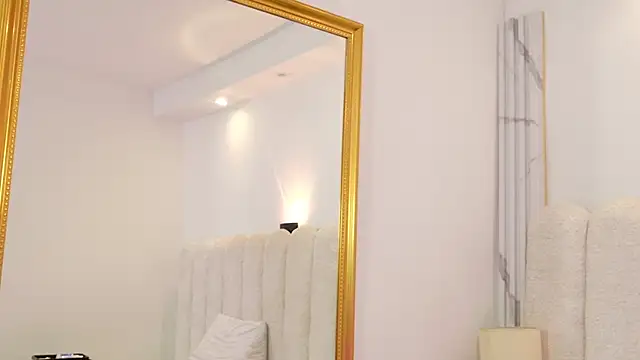 Juliabadlee online show from 11-03-25, 07:15