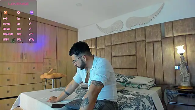 Snapshot of petterwilly1 chatting on 03-02-25, 02:21 petterwilly1 online show from 03-02-25, 02:21