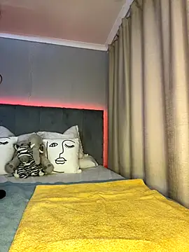 HugeMassiveBooty online show from 10-03-25, 07:16