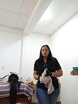 Snapshot of XGabrielaXX chatting on 11-17-25, 01:39 XGabrielaXX online show from 11-17-25, 01:39