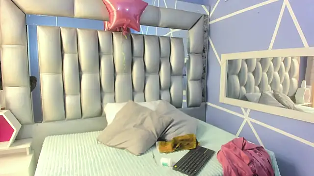 sophia ny online show from 12-01-25, 01:38