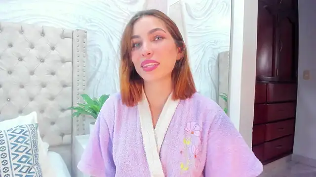 Mia Parissi online show from 01-11-25, 06:01