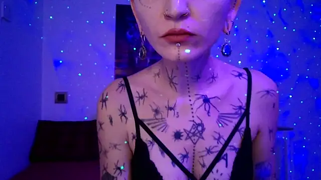 ValeryCrowley14 online show from 12-05-25, 09:29