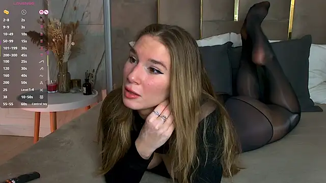 LeslieMines online show from 11-28-25, 06:05