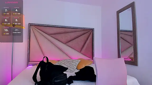 BarbaraKnox  online show from 10-19-25, 12:11