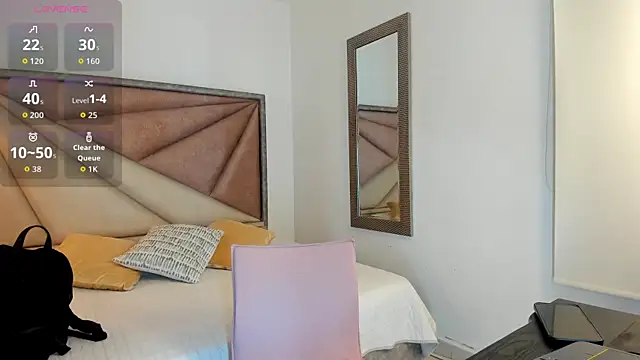 BarbaraKnox  online show from 12-17-25, 12:27