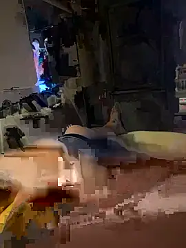 Snapshot of MatthewEmme chatting on 10-26-25, 12:49 MatthewEmme online show from 10-26-25, 12:49