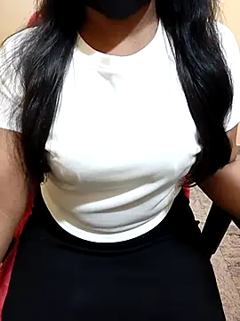 Snapshot of Adwithaa chatting on 04-05-26, 03:47 Adwithaa online show from 04-05-26, 03:47