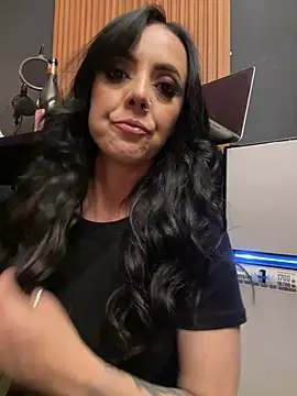 Snapshot of AndreaValencia chatting on 01-29-25, 08:56 AndreaValencia online show from 01-29-25, 08:56