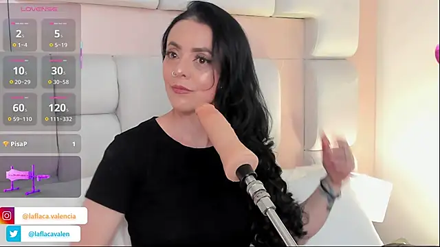 Snapshot of AndreaValencia chatting on 09-21-25, 06:53 AndreaValencia online show from 09-21-25, 06:53