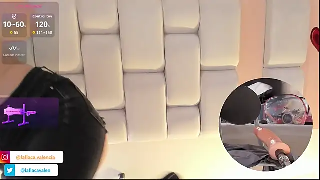 Snapshot of AndreaValencia chatting on 09-25-25, 08:01 AndreaValencia online show from 09-25-25, 08:01