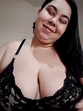 Snapshot of DadaHgata28 chatting on 12-17-25, 01:17 DadaHgata28 online show from 12-17-25, 01:17